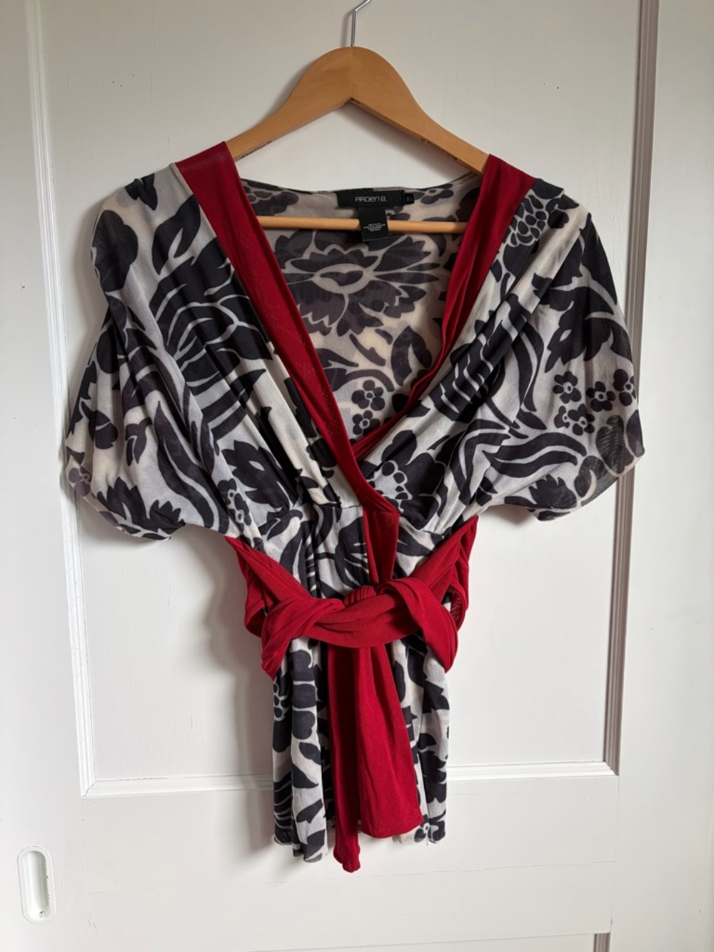 Arden B. Black & Cream Floral Blouse with Contrast Trim - XS